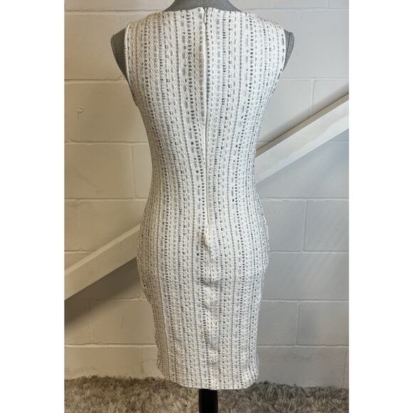 ST. JOHN Sleeveless Wool Blend Sheath Dress Woman’s Size 6 - Picture 3 of 8